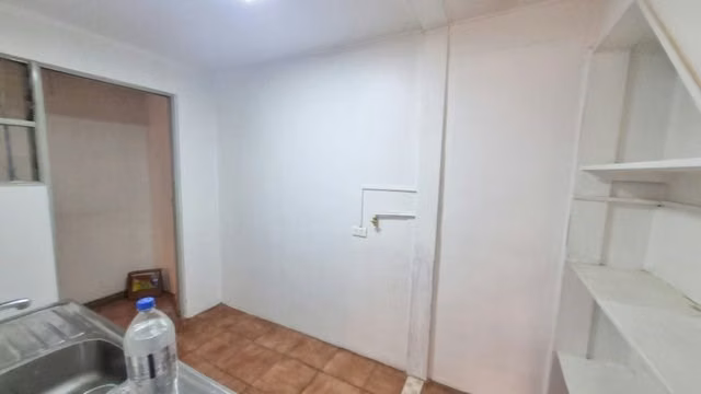 Oficina en arriendo en La Florida / Walker Martinez