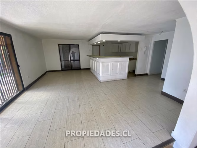 Casa en venta de 3 dorm. en Las Condes - Imagen 2
