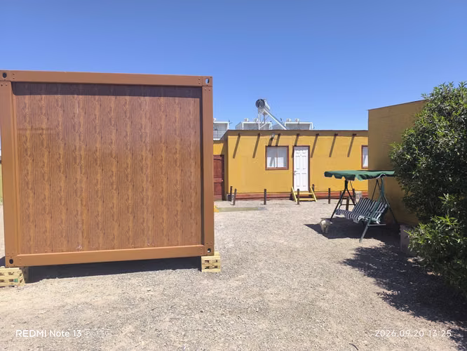 ARRIENDO HOSPEDAJE CON AMPLIO TERRENO (Gastos incluidos)