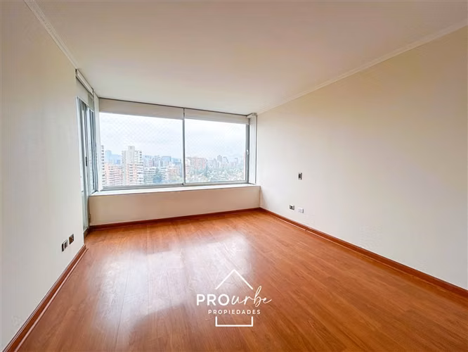 Departamento en venta de 3 dorm. y 3 baños en Las Condes