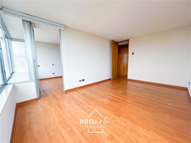 Departamento en venta de 3 dorm. y 3 baños en Las Condes