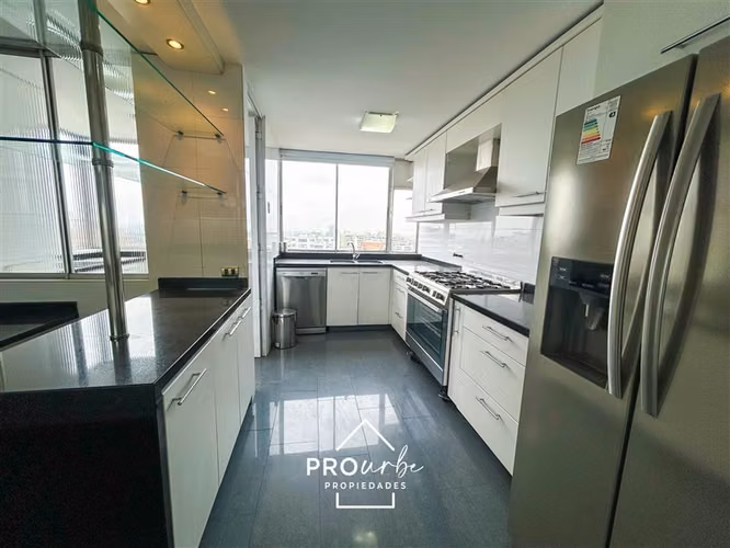 Departamento en venta de 3 dorm. y 3 baños en Las Condes