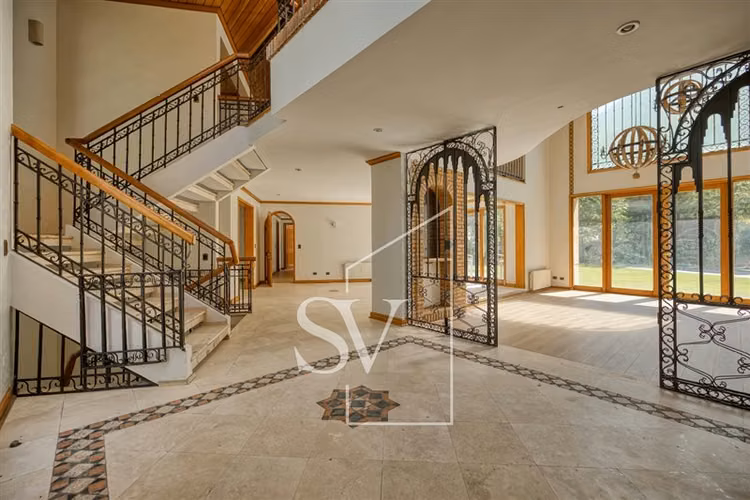 Espectacular casa, Amplia, 615 m2 construidos en 2000m2