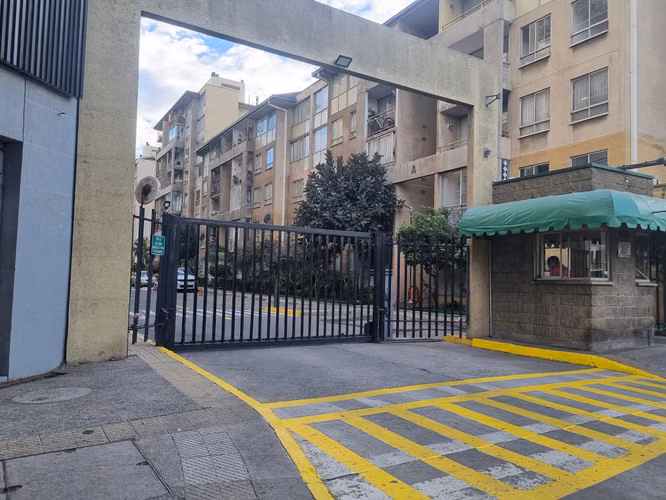 VENDO DEPTO para remodelar|10 DE JULIO|2 dorm 1 Baño 1 est 1 bod - Imagen 16