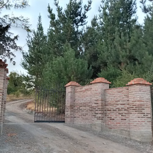 VENDE HERMOSA PARCELA-CASA PELARCO