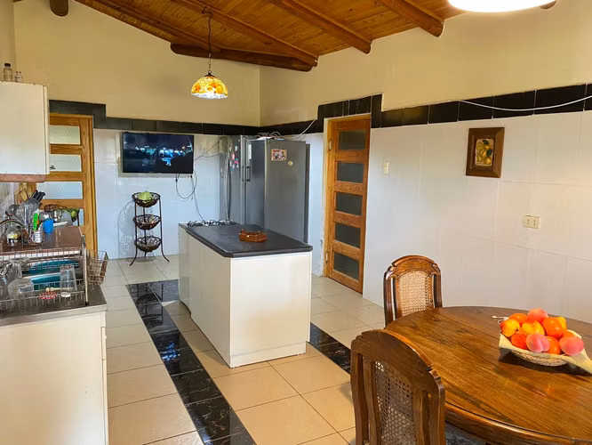 VENDE HERMOSA PARCELA-CASA PELARCO