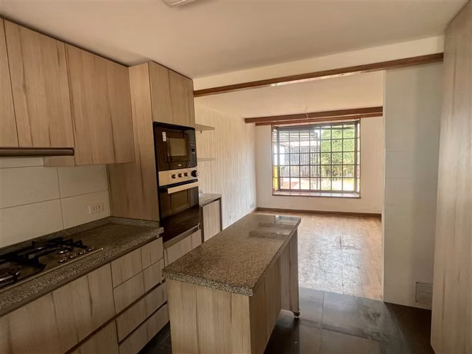 Casa en venta de 4 dorm. en Vitacura - Imagen 3