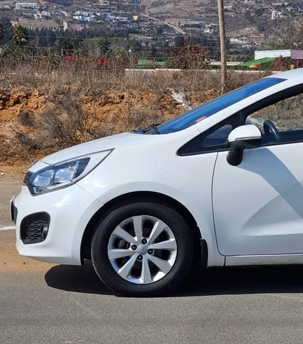 KIA RIO 5 EX 1.4 AT 2015 