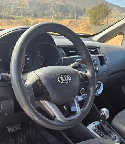 KIA RIO 5 EX 1.4 AT 2015 