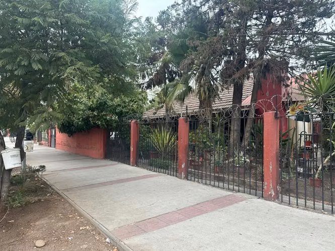 Gran oportunidad, propiedad venta metro Rojas Magallanes.