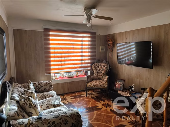 Casa en venta de cuatro dorm. en Villa Alemana Norte