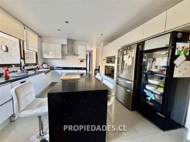 Casa en condominio en Venta en Lo Barnechea
