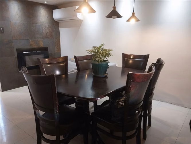 Linda Casa en venta de 4D y 2B. remodelada, Lampa