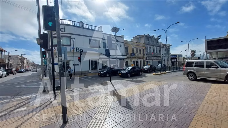 LOCAL COMERCIAL Aldunate esquina Las Heras