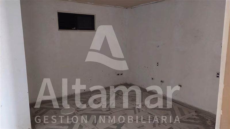 LOCAL COMERCIAL Aldunate esquina Las Heras