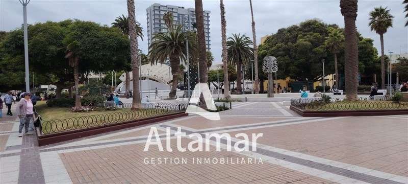 LOCAL COMERCIAL Aldunate frente a plaza de Armas de Coquimbo