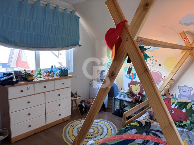 Preciosa casa a pasos de colegios, ubicación estratégica