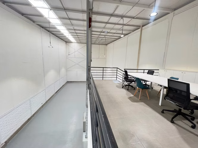 ARRIENDO BODEGA CON OFICINA DE 300 M2 QUILICURA