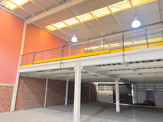 BODEGA CON OFICINA DE 989 M2 SECTOR LO ECHEVERS QUILICURA