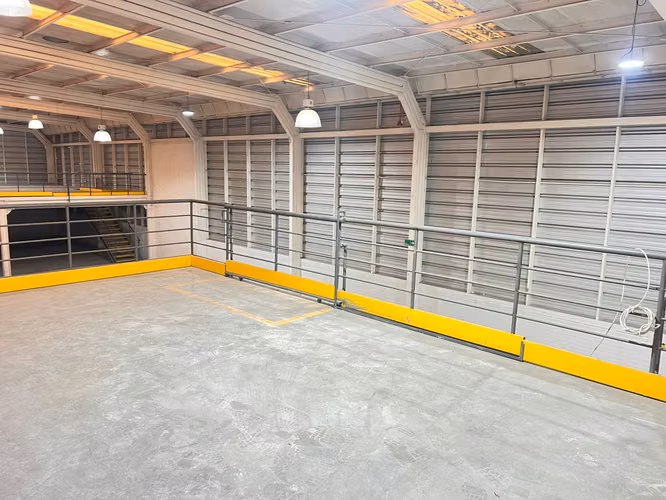 BODEGA CON OFICINA DE 989 M2 SECTOR LO ECHEVERS QUILICURA