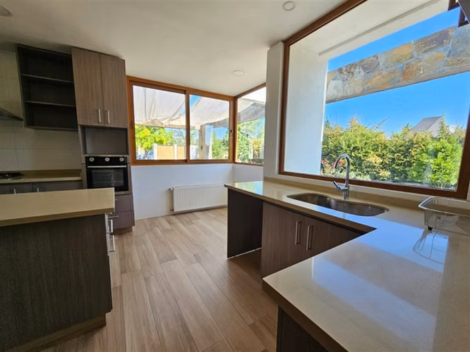 Casa en venta en parcela Algarrobal de Chicureo