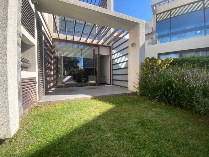 Oportunidad! Depto con patio y quincho! 2Dorm (159739)