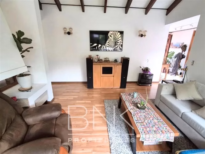 Casa en arriendo de 4 dorm. en La Reina