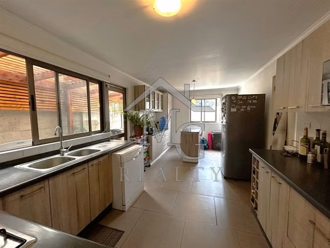 Casa en venta de 3 dorm + sala de estar Brisas Norte Colina
