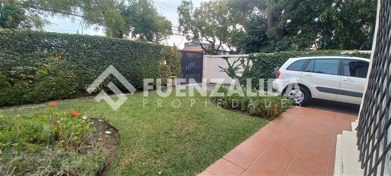 Casa en venta de 5 dorm. en La Reina