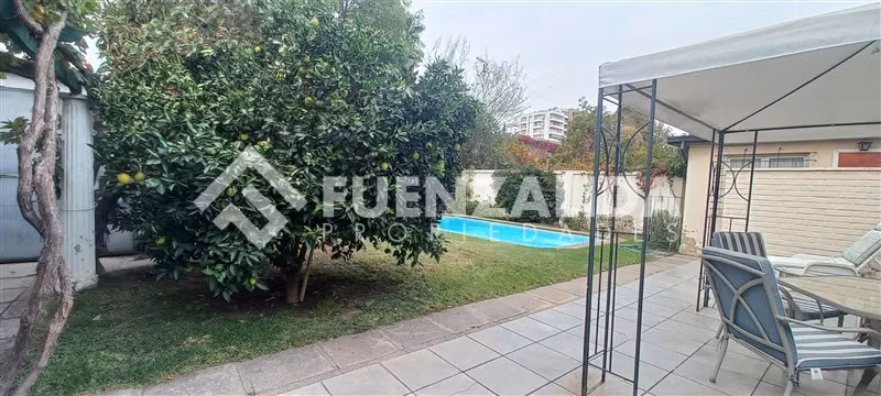 Casa en venta de 5 dorm. en La Reina