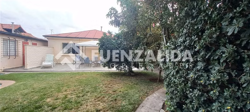 Casa en venta de 5 dorm. en La Reina