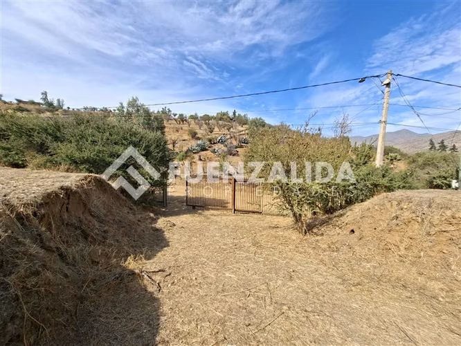 Curacaví. Sitio 9.630 m2 en Condominio. UF 2.490. Agua y Luz