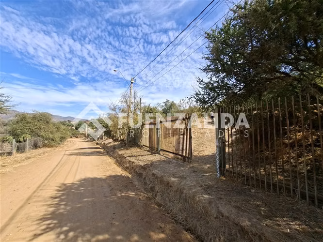Curacaví. Sitio 9.630 m2 en Condominio. UF 2.490. Agua y Luz