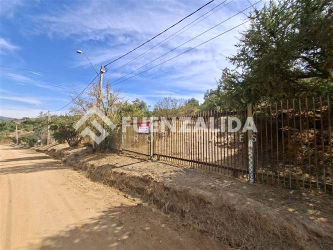 Curacaví. Sitio 9.630 m2 en Condominio. UF 2.490. Agua y Luz