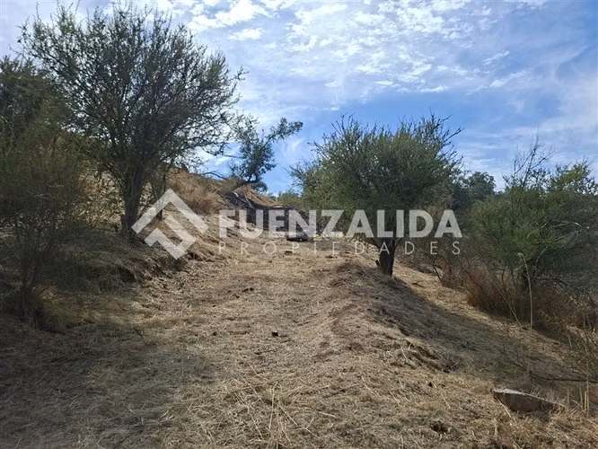 Curacaví. Sitio 9.630 m2 en Condominio. UF 2.490. Agua y Luz