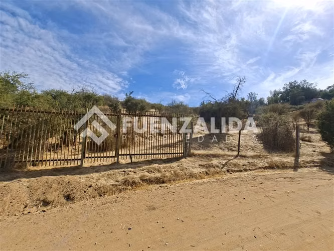 Curacaví. Sitio 9.630 m2 en Condominio. UF 2.490. Agua y Luz