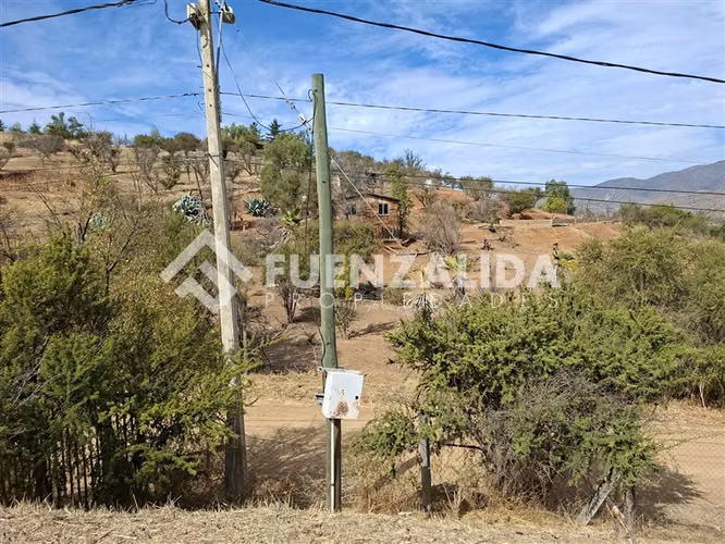 Curacaví. Sitio 9.630 m2 en Condominio. UF 2.490. Agua y Luz