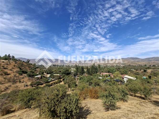 Curacaví. Sitio 9.630 m2 en Condominio. UF 2.490. Agua y Luz