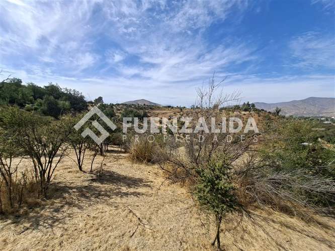 Curacaví. Sitio 9.630 m2 en Condominio. UF 2.490. Agua y Luz