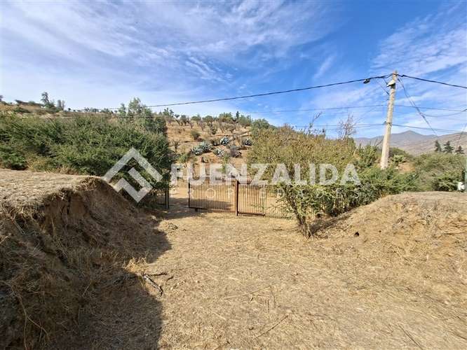 Curacaví. Sitio 9.630 m2 en Condominio. UF 2.490. Agua y Luz