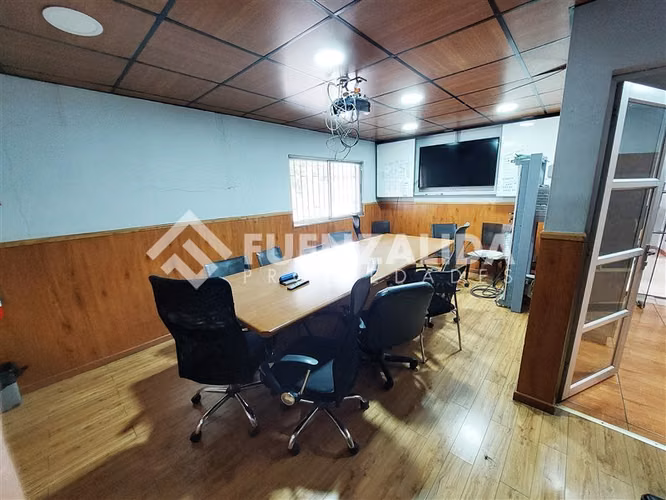 Terreno Oficina 1.734 m2 en venta en La Cisterna