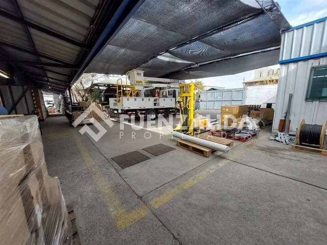 Terreno Oficina 1.734 m2 en venta en La Cisterna