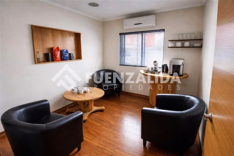 Terreno Oficina 1.734 m2 en venta en La Cisterna