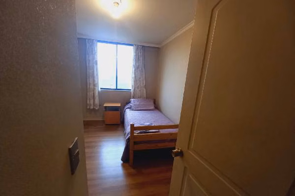Se vende amplio depto con vista al mar en pleno centro de Puerto Montt - Imagen 13