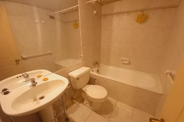 Se vende amplio depto con vista al mar en pleno centro de Puerto Montt - Imagen 10