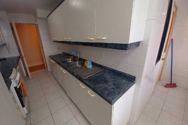 Se vende amplio depto con vista al mar en pleno centro de Puerto Montt - Imagen 6