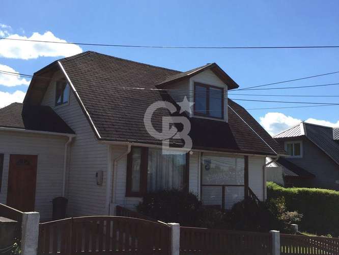 Casa cómoda y segura, cerca de clínica Puerto Varas