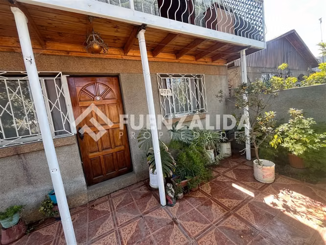 Casa en venta de 4 dormitorios en Puente Alto, APA