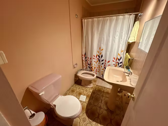 Venta amplia casa regularizada en pasaje sector Bellavista, centro Antofagasta