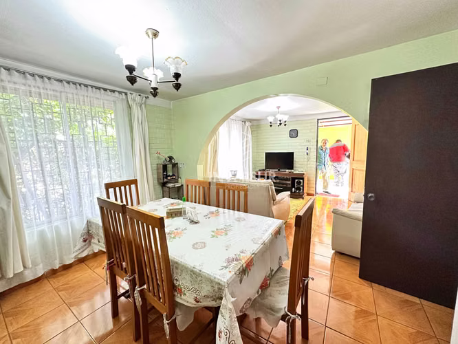 CASA DE DOS PISOS EN METRO LOS QUILLAYES (159824)